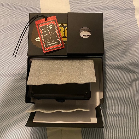 G shock x bape 30th anniversary watch - Picture 4 of 4